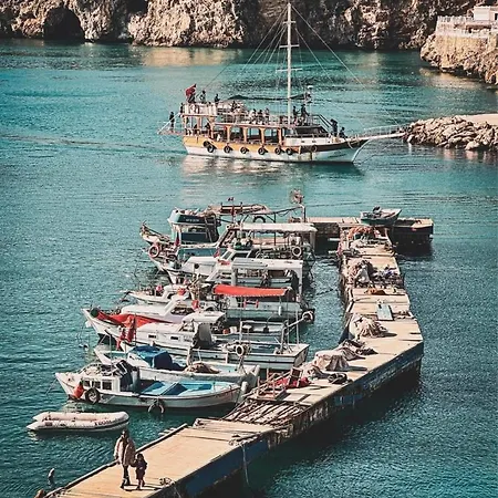 Kaleici Muhtesem Ayri Mutfakli Uygun Fiyat Ev * Antalya