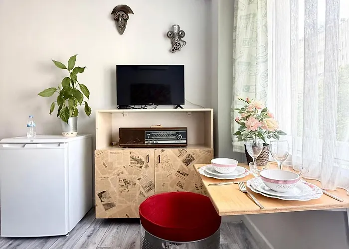 Kaleici Muhtesem Ayri Mutfakli Uygun Fiyat Ev Antalya